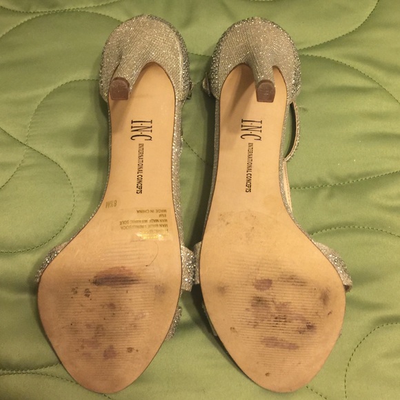 INC RESSIE bow sandals - Picture 3 of 3